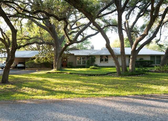 Property at 161 Red Bird, Beeville, TX 78102, 3 beds, 2.5 baths