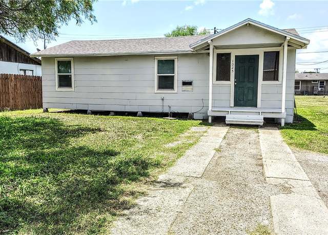 Property at 1025 E Fordyce Ave, Kingsville, TX 78363, 3 beds, 1 bath