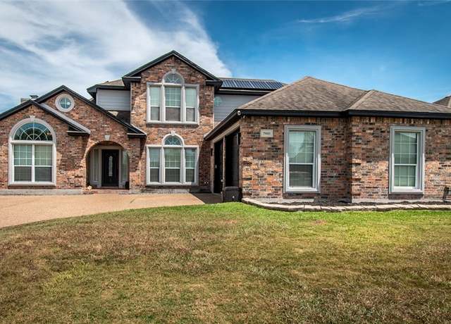 Property at 7461 Lake Micala Dr, Corpus Christi, TX 78413, 4 beds, 2.5 baths