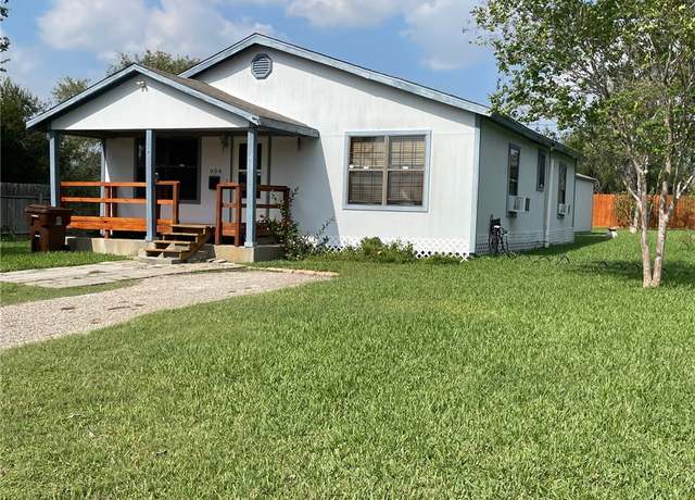 Property at 904 E Vela St, Kingsville, TX 78363, 3 beds, 1 bath