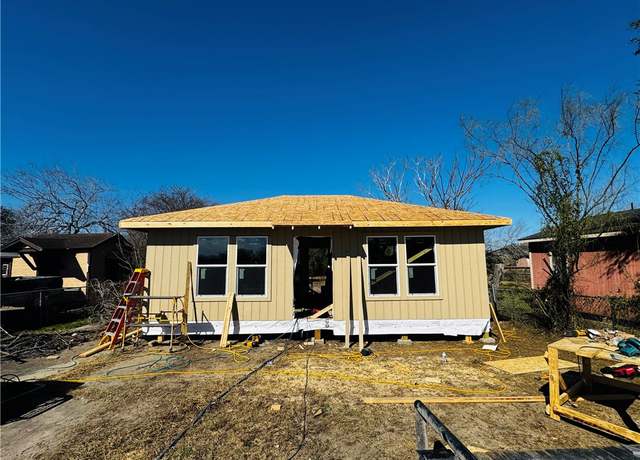 Property at 503 Oliver St, Alice, TX 78332, 1 bed, 1 bath