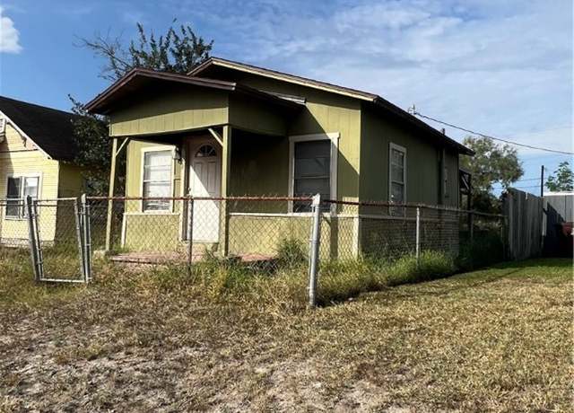 Property at 906 E Lee Ave, Kingsville, TX 78363, 2 beds, 1 bath