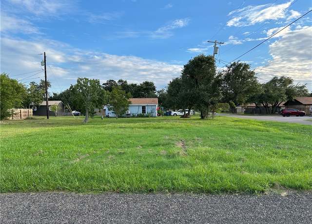 Property at 401 E Bay St, Rockport, TX 78382