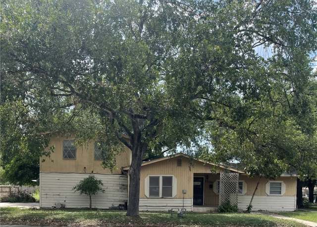 Property at 1201 S Cameron St, Alice, TX 78332, 3 beds, 2 baths