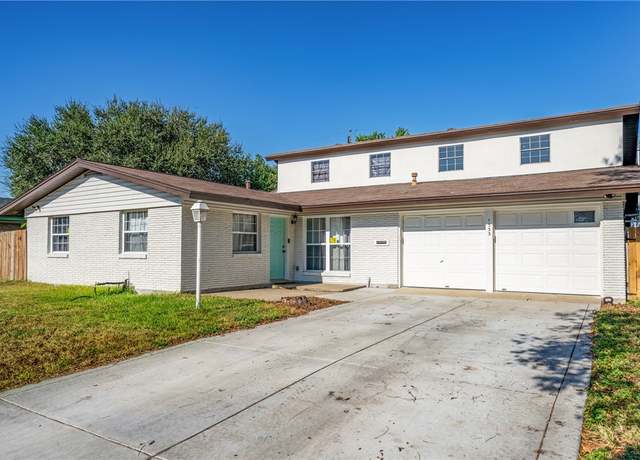 Property at 1333 Prince Dr, Corpus Christi, TX 78412, 3 beds, 2 baths