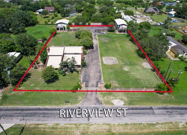 Property at 5335 E Riverview Dr, Robstown, TX 78380, 8 beds, 5 baths