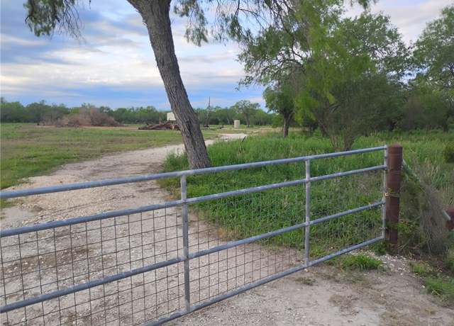 Property at 111 Deer Run, George West, TX 78022