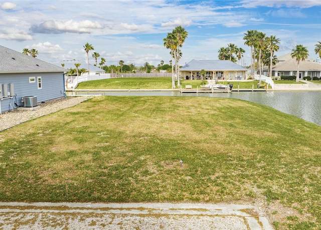 Property at 110 Dolphin Ct, Aransas Pass, TX 78336