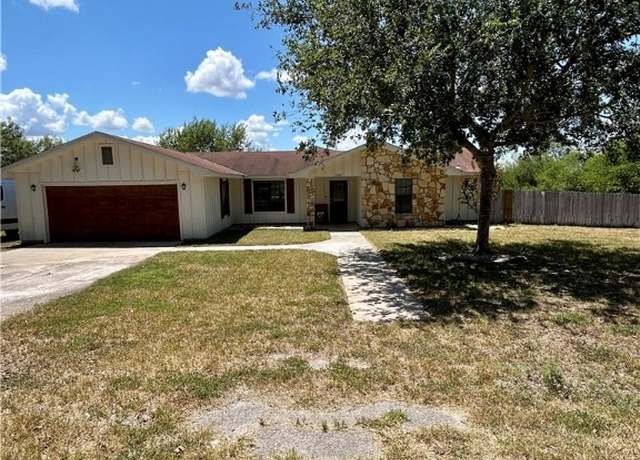 Property at 2485 Oak Bnd, Beeville, TX 78102, 3 beds, 2 baths