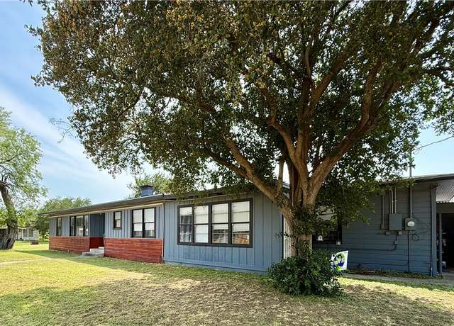 Property at 721 S 8th St, Kingsville, TX 78363, 3 beds, 3 baths