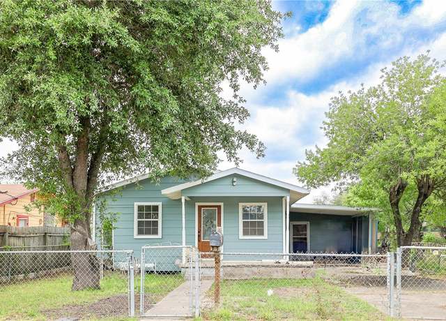 Property at 109 Dewey Ave, Alice, TX 78332, 3 beds, 2 baths