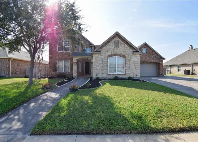 Property at 5914 Beauvais Dr, Corpus Christi, TX 78414, 5 beds, 4 baths