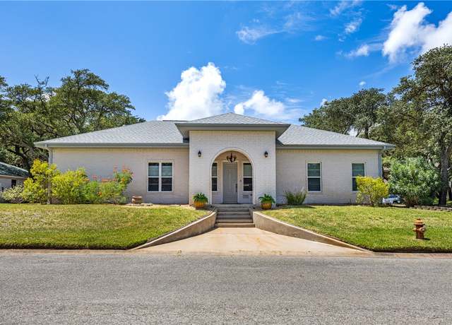 Property at 101 Bay Hills Dr, Rockport, TX 78382, 3 beds, 2.5 baths