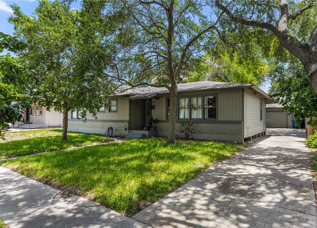Property at 4009 Pope Dr, Corpus Christi, TX 78411, 3 beds, 3 baths