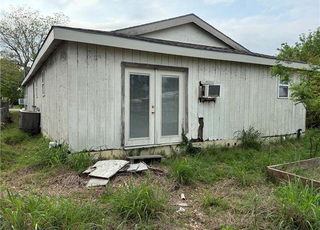 Property at 206 N 12th St, Fulton, TX 78358, 3 beds, 3 baths