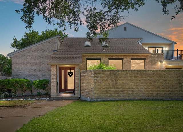 Property at 46 Rock Creek Dr, Corpus Christi, TX 78412, 3 beds, 2.5 baths