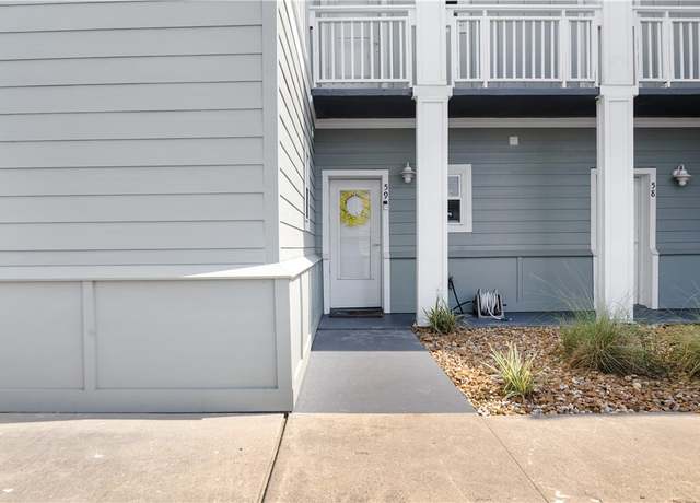 Property at 1107 S 11th St, Port Aransas, TX 78373, 3 beds, 2 baths