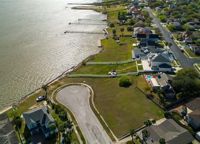 Property at 863 Cliff Dr, Portland, TX 78374