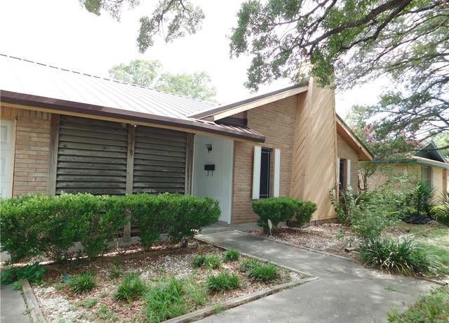 Property at 1408 Rose Dr, Alice, TX 78332, 3 beds, 2 baths