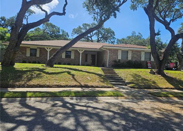 Property at 2486 Oak Park Dr, Ingleside, TX 78362, 3 beds, 2.5 baths