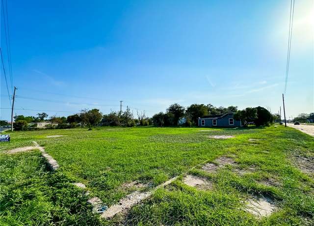 Property at 429 E Richard Ave, Kingsville, TX 78363