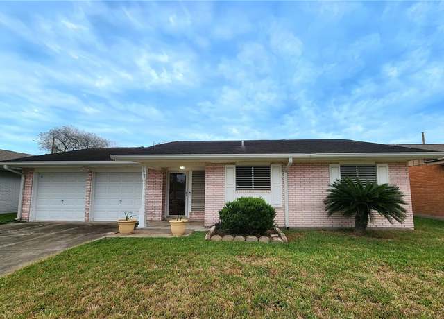 Property at 1662 Spicewood Dr, Corpus Christi, TX 78412, 2 beds, 2 baths