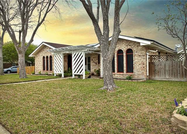 Property at 2116 Matagorda Dr, Portland, TX 78374, 3 beds, 2 baths