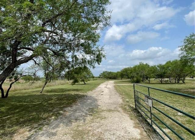 Property at 8153 Sims Dr, Skidmore, TX 78389