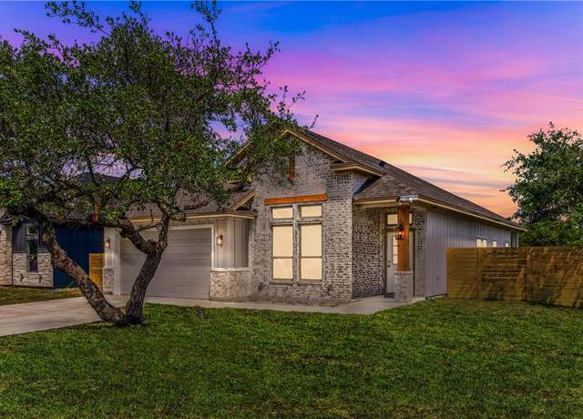 Property at 861 S 8th St, Aransas Pass, TX 78336, 4 beds, 2 baths
