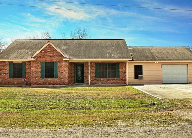Property at 703 W Josephine Ave, Orange Grove, TX 78372, 3 beds, 2 baths
