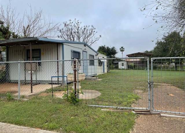 Property at 304 E Kohler St, Hebbronville, TX 78361, 1 bed