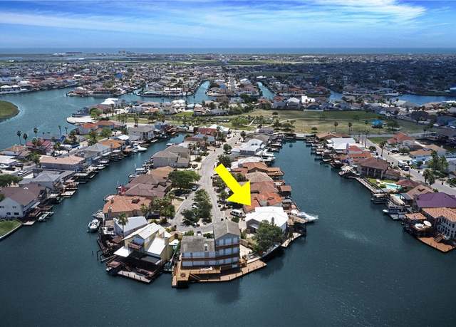 Property at 13509 Queen Johanna Ct, Corpus Christi, TX 78418, 3 beds, 2.5 baths