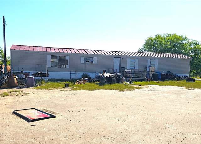 Property at 115 County Road 137, George West, TX 78022, 2 beds, 2 baths