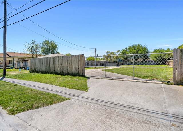 Property at 517 Scotland Dr, Corpus Christi, TX 78418