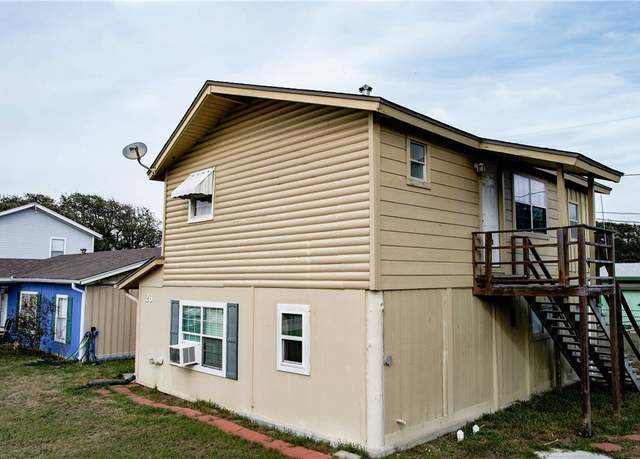 Property at 26 Bayberry Cir, Rockport, TX 78382, 2 beds, 2 baths