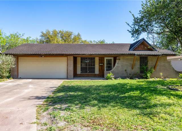 Property at 407 E 10th St, Bishop, TX 78343, 3 beds, 2 baths