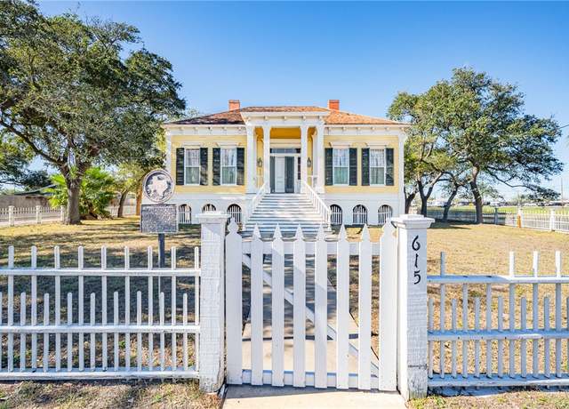 Property at 615 S Church St, Rockport, TX 78382, 4 beds, 2.5 baths