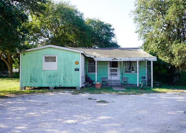 Property at 2613 Mary St, Corpus Christi, TX 78405, 2 beds, 1 bath