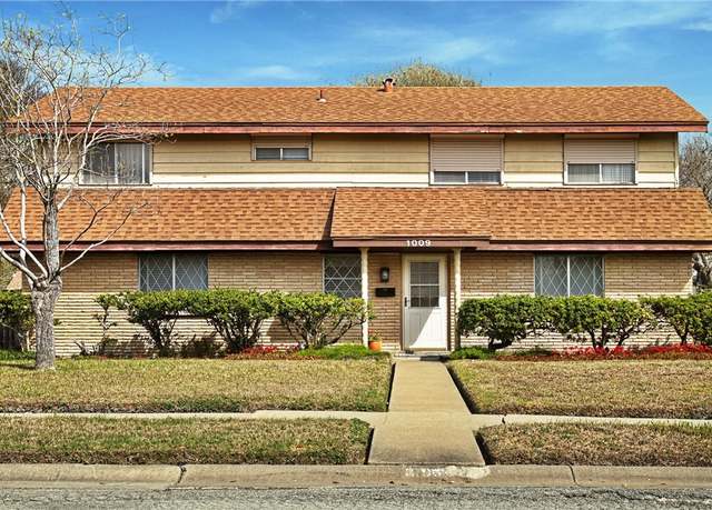 Property at 1009 Diomede St, Portland, TX 78374, 3 beds, 1.5 baths