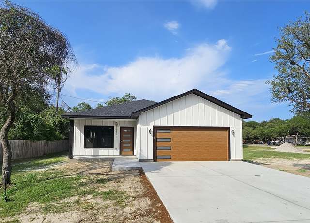 Property at 1950 Indian Trl, Ingleside, TX 78362, 3 beds, 2 baths