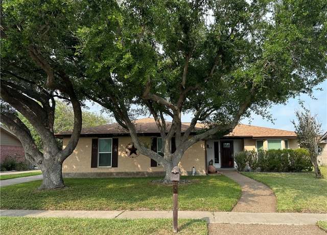 Property at 113 Poesta Dr, Portland, TX 78374, 3 beds, 2 baths