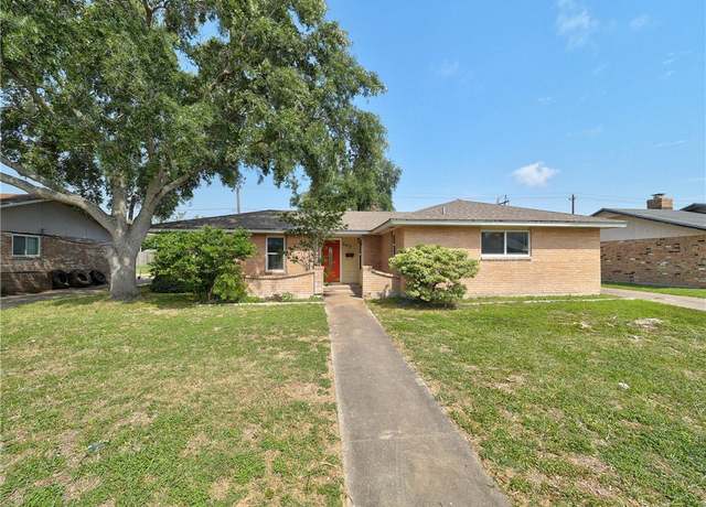 Property at 5413 Flynn Pkwy, Corpus Christi, TX 78411, 4 beds, 2 baths