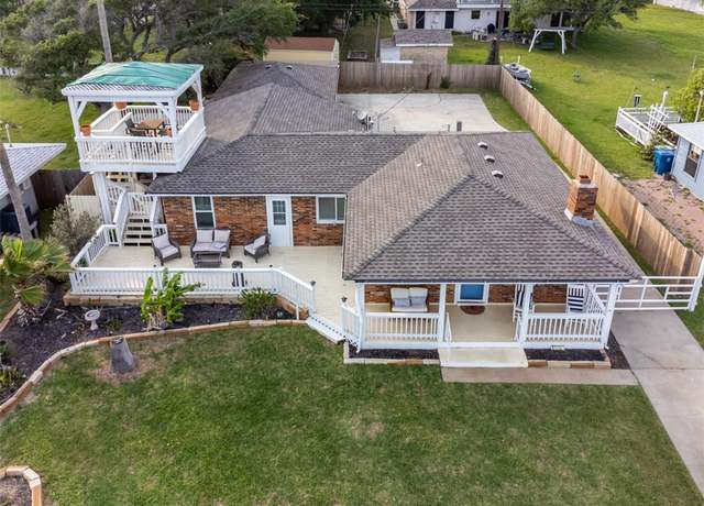 Property at 1703 Bayshores, Rockport, TX 78382, 4 beds, 3 baths