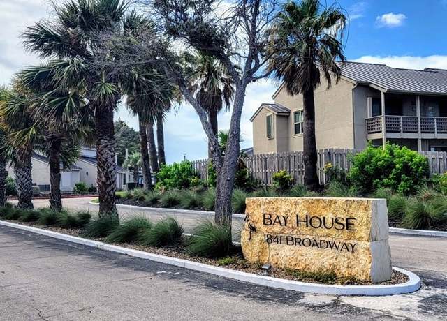 Property at 2604 Bayhouse Dr, Rockport, TX 78382, 2 beds, 2 baths