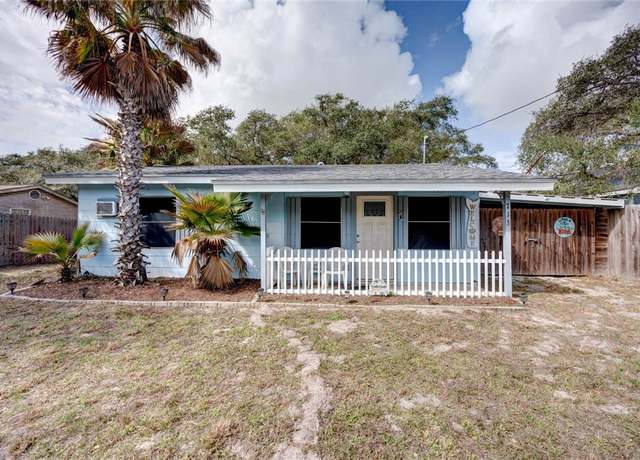 Property at 713 N Kossuth St, Rockport, TX 78382, 2 beds, 1 bath