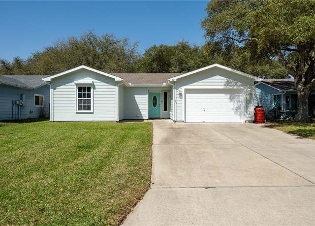 Property at 125 Breezy St, Rockport, TX 78382, 2 beds, 2 baths