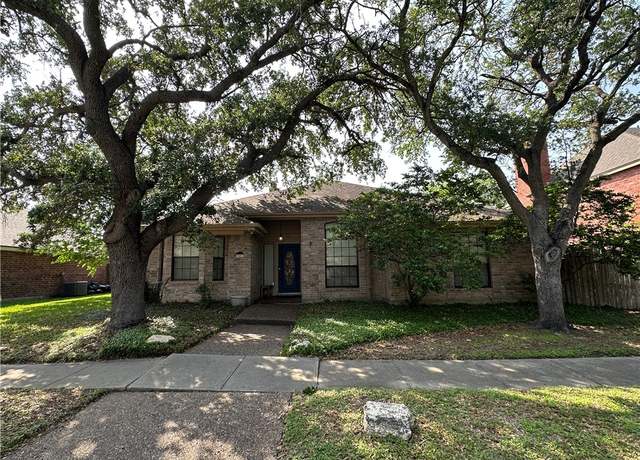 Property at 7421 Lake Neuchatel Dr, Corpus Christi, TX 78413, 3 beds, 2 baths