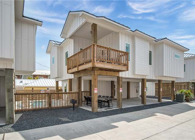 Property at 520 Twelfth St Unit B, Port Aransas, TX 78373, 4 beds, 3.5 baths