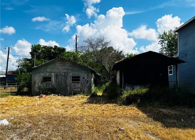 Property at 943 Chapa St, Robstown, TX 78380, 2 beds, 1 bath