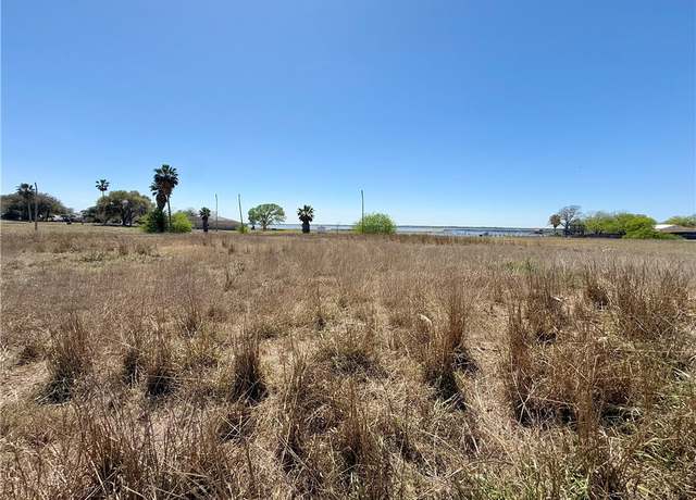 Property at 24551 La Ponderosa Dr, Mathis, TX 78368